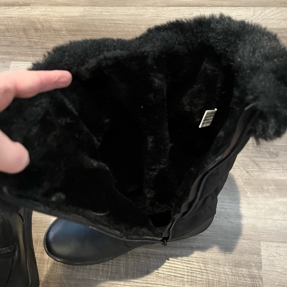 Waterproof faux fur lined boots - new without tags - Picture 6 of 8